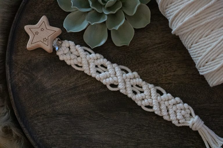 Makramee Schnullerkette | Boho Trend