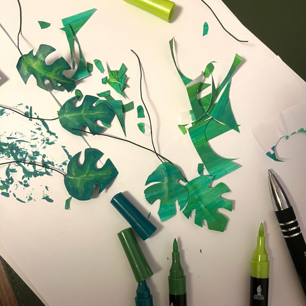 Mini Monsters Pflanze Blätter bemalen.