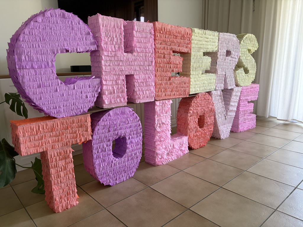 XXL Buchstaben aus Karton selber machen | einfache 3D Buchstaben im Pinata-Look